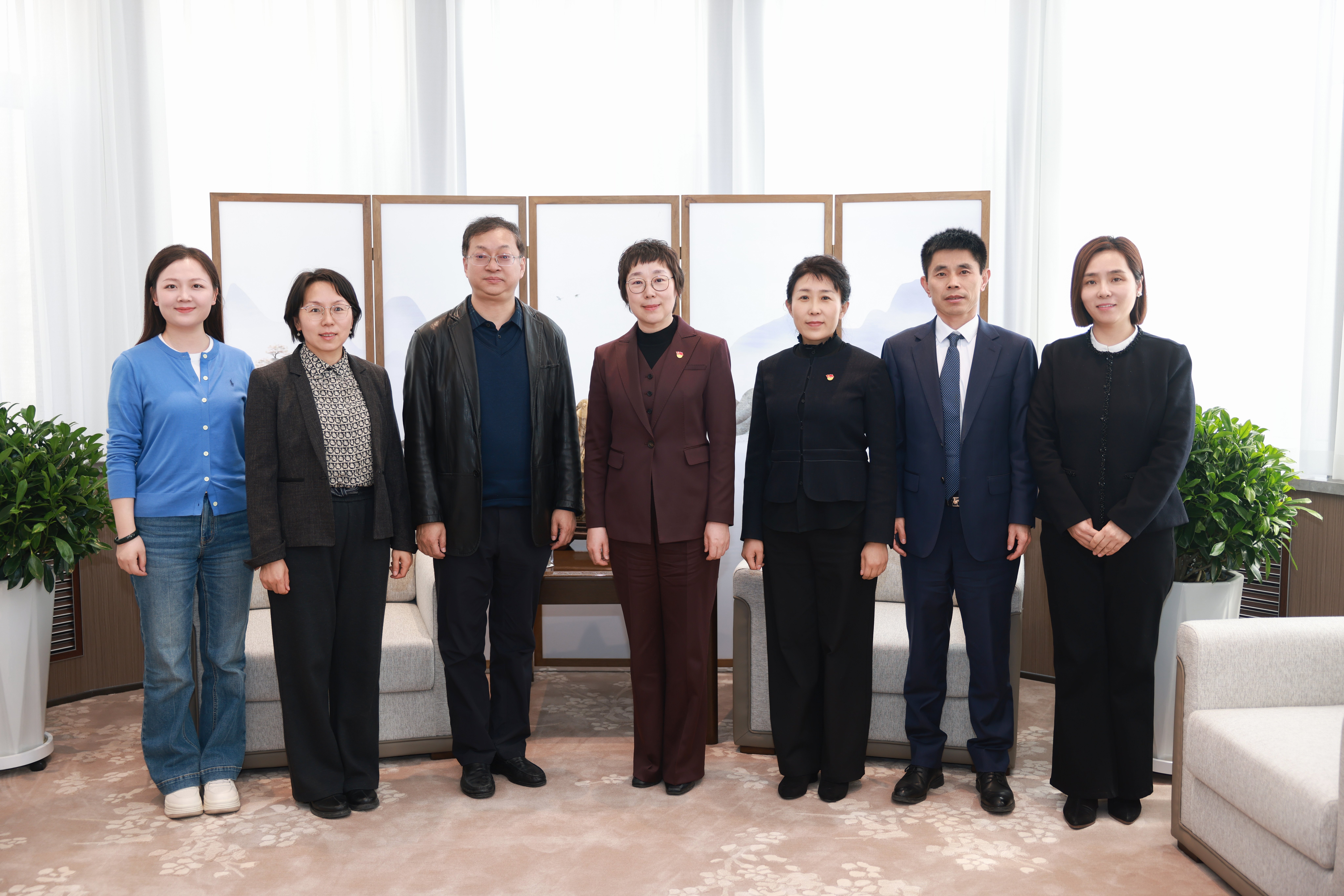 我校与唐风国际教育集团洽谈战略合作